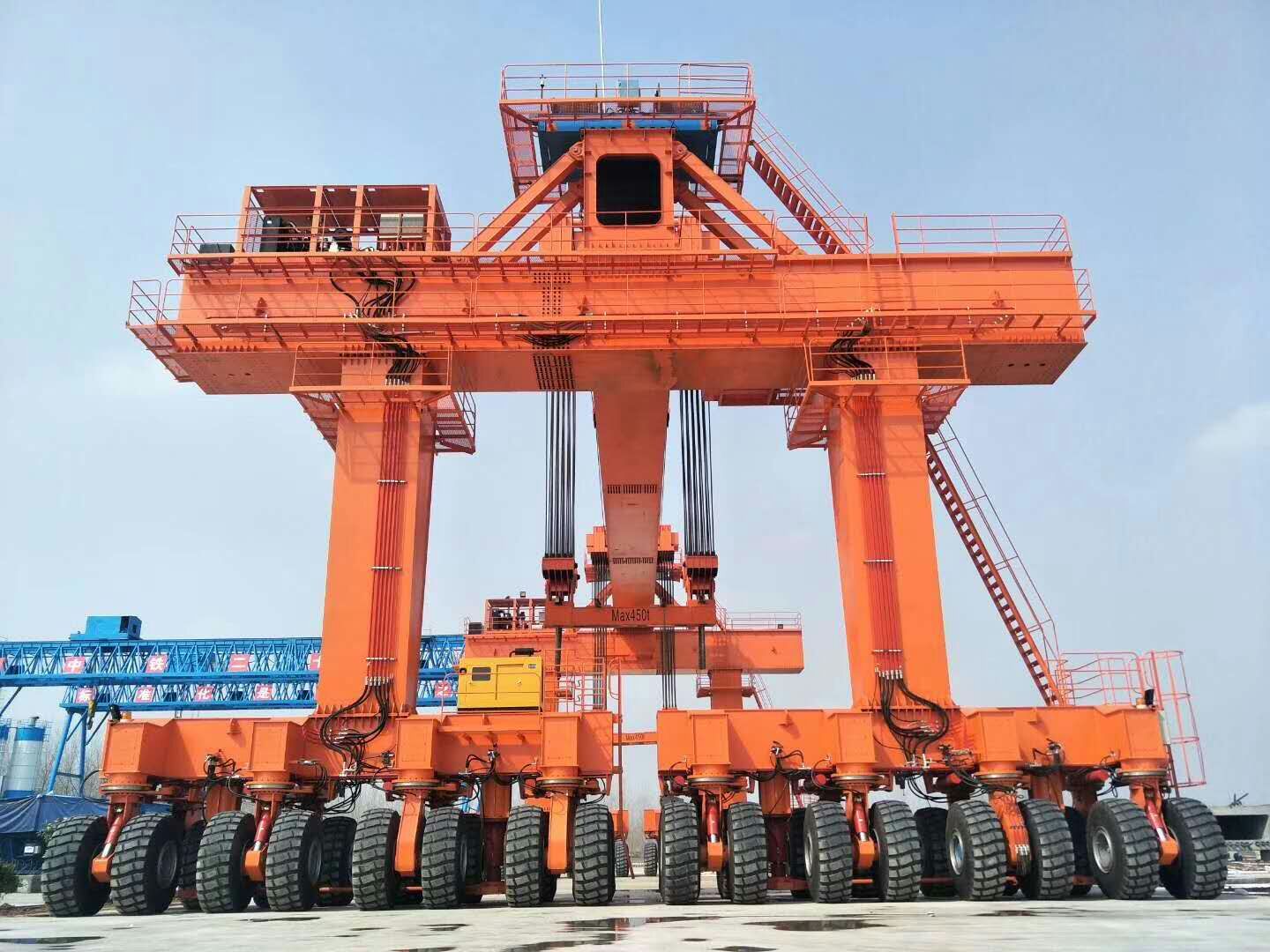 江苏南京70 吨轮胎吊作业时，哪些情况下可能导致超载